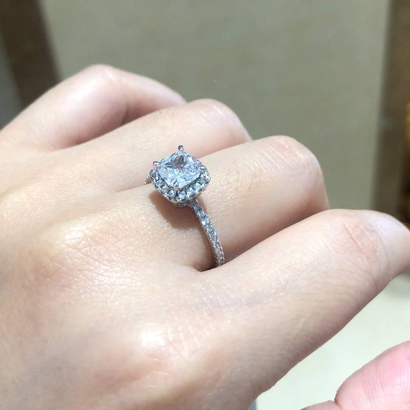 枕形圆包Women's RingS925银镀白金定制选款主石Moissanite1.0ct/副石高碳钻